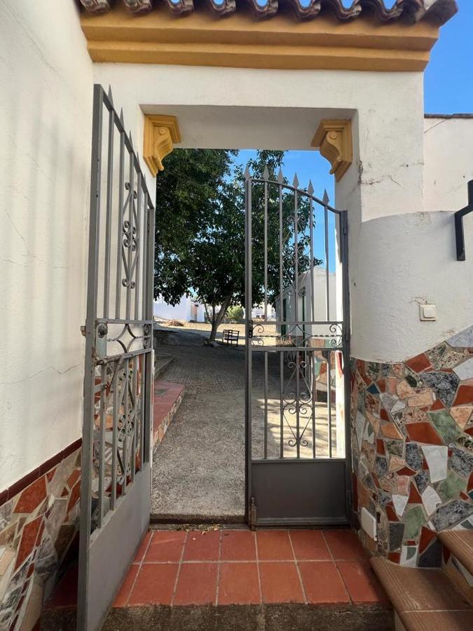Alojamiento Rural Huerta Mandre Cuevas del Becerro Luaran gambar